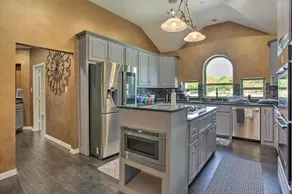 Pet-Friendly House With Pool About 3 Mi To Downtown - Image 5