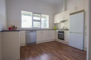 Cowan Street Bungalow - Image 2