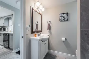 Cheerful 2BR-2Bath Cottage by the Lake Parking - Image 2