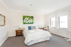 Seaview Apartment - Image 2