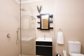 Flamingo Lodge - Image 2
