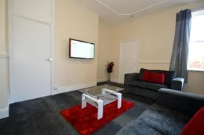 Hyde Park Apartment - Image 2