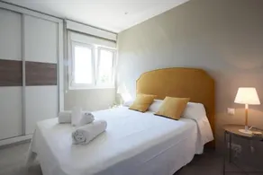 Bright & Modern 2 Bedroom Apartment 300m To the Beach Marbella - Image 4