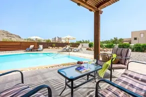 Villa Paradeiso - Stylish 3 Bedroom Villa with Private Pool,  BBQ and Sea Views - Image 2