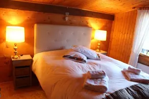 Chalet Esher Surrey - Image 3