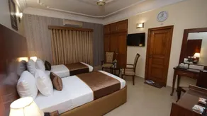 World Inn - Image 4