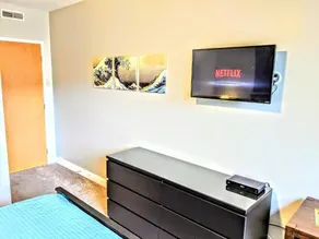 Downtown Loft Oasis - Image 4
