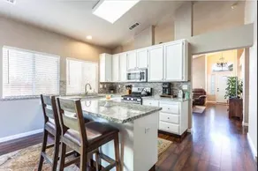 Cozy Home in the Heart of Elk Grove - Image 2