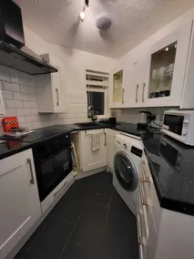 Lovely 2-Bed Apartment In Grays - Image 2