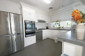 Pet friendly Bayside 4BR Rental House near Mentone - Image 4