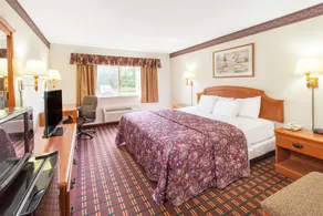 Days Inn by Wyndham Sault Ste Marie MI - Image 1