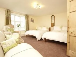 Lower Drayton Farm B&B - Image 2