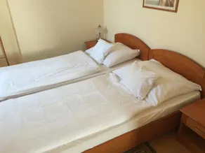 Karádi Hotel - Image 2