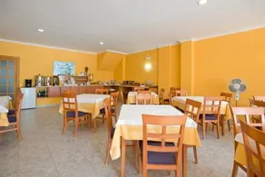Hostal La Perla - Image 3