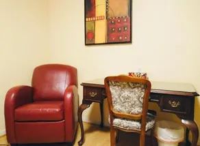 Richmond Blundell Apartment - Image 3
