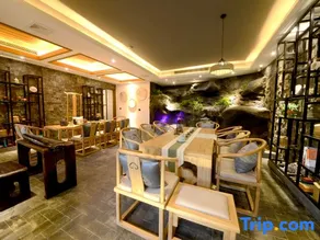 Xingyi Wanfenglin Yuejingwan Hotel - Image 2