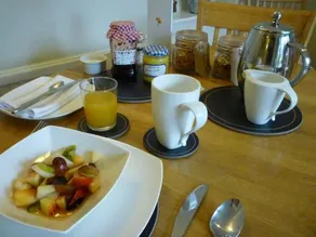 Treetops Guest House - Image 2