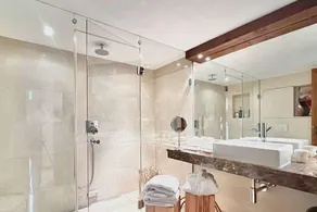 bedroom Chalet with Private Pool - Image 4
