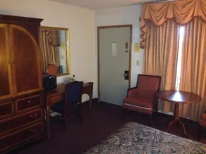 Embassy Motel - Franklin - Image 4