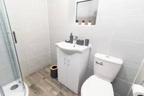 Coventry 59 Michaelmas Spacious 2 Bedroom Apartment - Image 3