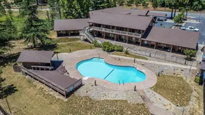 Pioneer Inn & Suites - Image 3