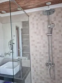 Vromos Guest Rooms - Image 3