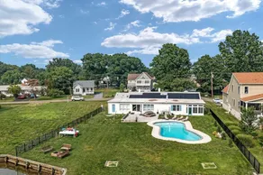 Waterfront Bliss: Ultimate Tilghman Retreat 4 Bedroom Home by RedAwning - Image 5
