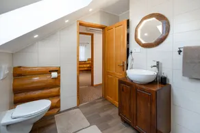 Hazelnut Pool House - Image 5