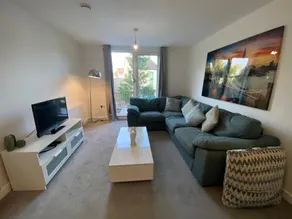 Spacious Flat in Central Street - Image 5
