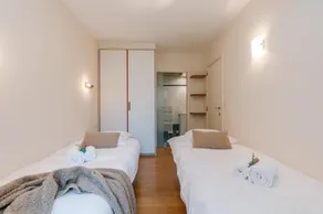 Spacious Apartment With Terrace and Sea-view - Image 3