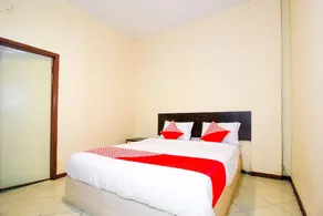 OYO 1025 Hotel Intan - Image 2