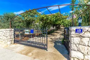 Apartment Ivan - 15 m From Beach: A2 Žuti - Lun, Island Pag, Croatia - Image 4