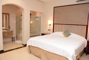 Topaz Suites - Image 4