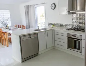 The Rested Guest 3 Bedroom Cottage West Wyalong - Image 3