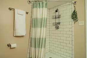 2 BR City Retreat Peace Privacy & Parking - Image 3