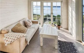 2 Bedroom Cozy Home In Gteborg - Image 2
