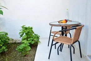 Antomar Apartments and Studios - Image 2