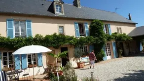 Les Volets Bleus - Image 2