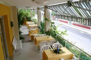 Hotel Vienna - Image 2