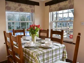 A D Coach House Cottage - Image 2