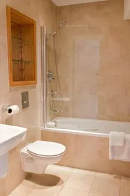 Regent House deluxe 1 bedroom apartment - Image 3