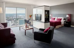 Radisson Blu Cardiff - Image 2
