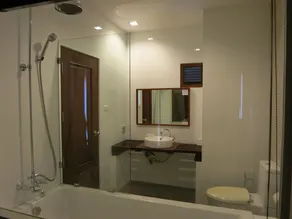 Monkey Island Resort - Image 4