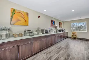 College Inn - Image 4