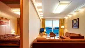 Nautica Bay Hotel - Image 4