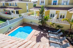 Villa Garden - Image 5