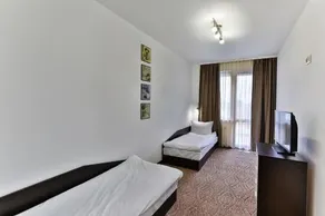Hotel Champion - Image 3