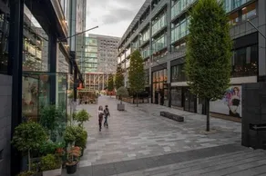 City SuperHost: Luxury Deansgate Townhouse - Image 2