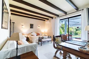 Amazing Beachfront Villa, heated pool, Marbella - Image 5
