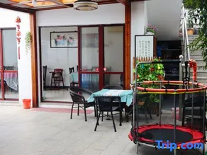 Luxiang Ancient Village Farmhouse - Image 3